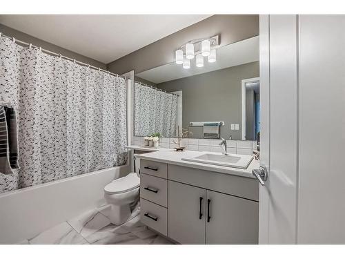 61 Sage Bluff Rise Nw, Calgary, AB - Indoor Photo Showing Bathroom