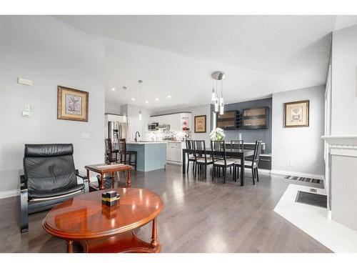 22 Mt Douglas Villas Se, Calgary, AB - Indoor Photo Showing Living Room