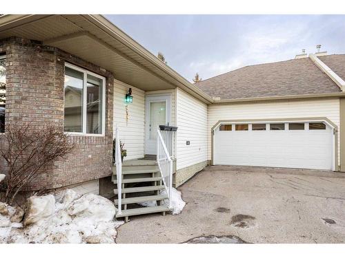 22 Mt Douglas Villas Se, Calgary, AB - Outdoor