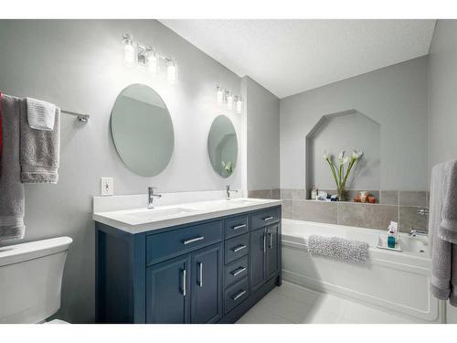 22 Mt Douglas Villas Se, Calgary, AB - Indoor Photo Showing Bathroom