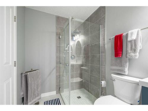 22 Mt Douglas Villas Se, Calgary, AB - Indoor Photo Showing Bathroom