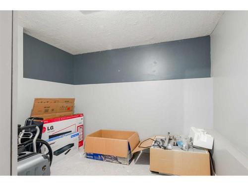 22 Mt Douglas Villas Se, Calgary, AB - Indoor Photo Showing Other Room