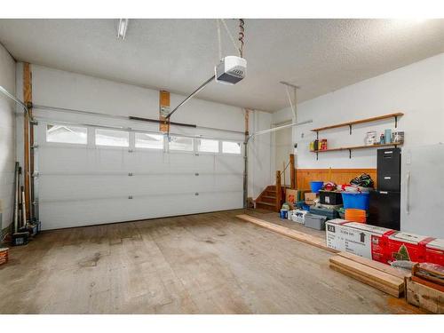 22 Mt Douglas Villas Se, Calgary, AB - Indoor Photo Showing Garage