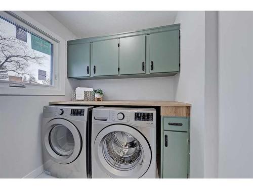 92 Deermeade Road Se, Calgary, AB - Indoor Photo Showing Laundry Room