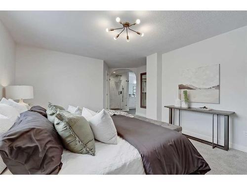 92 Deermeade Road Se, Calgary, AB - Indoor Photo Showing Bedroom