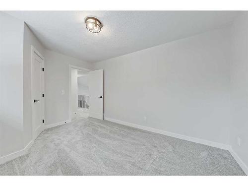 92 Deermeade Road Se, Calgary, AB - Indoor Photo Showing Other Room