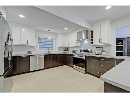 92 Deermeade Road Se, Calgary, AB - Indoor Photo Showing Kitchen With Upgraded Kitchen