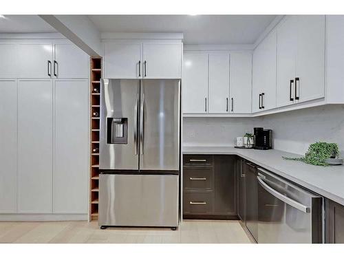 92 Deermeade Road Se, Calgary, AB - Indoor Photo Showing Kitchen