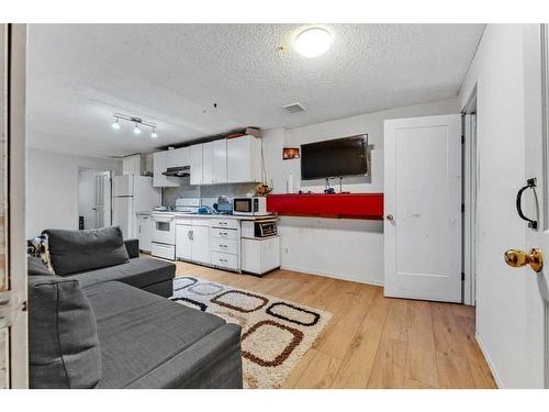 212 Coral Springs Circle Ne, Calgary, AB - Indoor Photo Showing Other Room