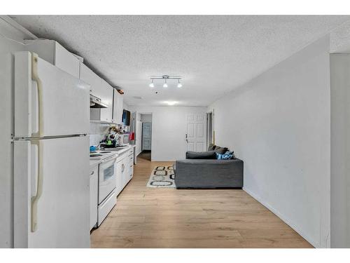 212 Coral Springs Circle Ne, Calgary, AB - Indoor