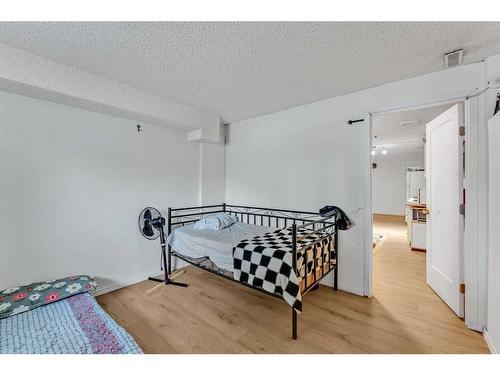 212 Coral Springs Circle Ne, Calgary, AB - Indoor Photo Showing Other Room