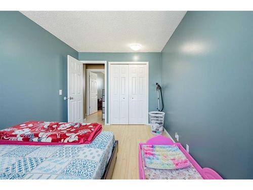 88 Abingdon Crescent Ne, Calgary, AB - Indoor Photo Showing Bedroom