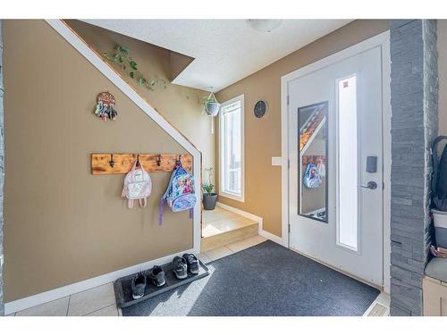 88 Abingdon Crescent Ne, Calgary, AB - Indoor Photo Showing Other Room