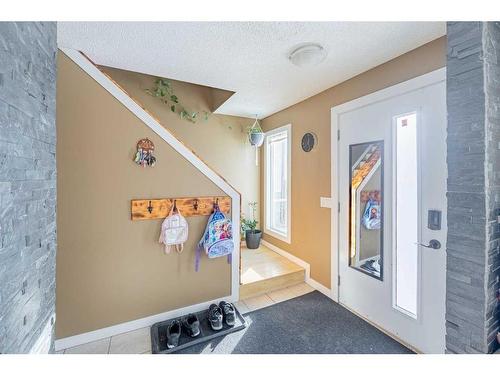 88 Abingdon Crescent Ne, Calgary, AB - Indoor Photo Showing Other Room