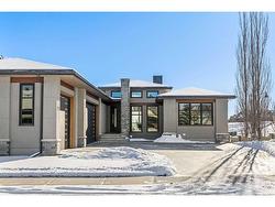 34 Elveden Heights SW Calgary, AB T3H 0L1