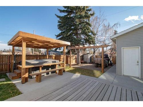 4703 26 Avenue Sw, Calgary, AB - Outdoor With View