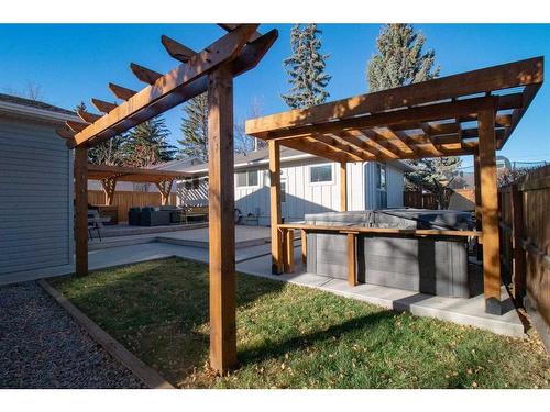 4703 26 Avenue Sw, Calgary, AB - Outdoor With View