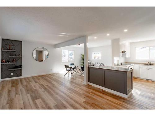 4703 26 Avenue Sw, Calgary, AB - Indoor Photo Showing Dining Room