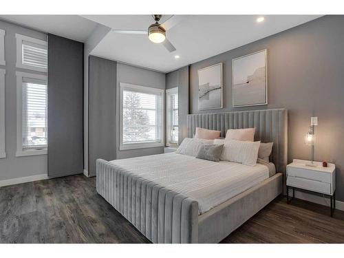 8105 47 Avenue Nw, Calgary, AB - Indoor Photo Showing Bedroom