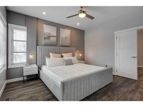 8105 47 Avenue Nw, Calgary, AB - Indoor Photo Showing Bedroom