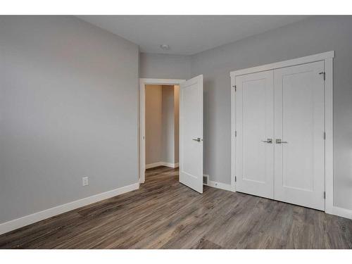 8105 47 Avenue Nw, Calgary, AB - Indoor Photo Showing Other Room