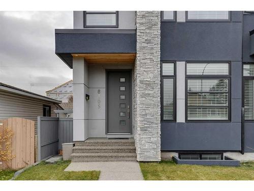 8105 47 Avenue Nw, Calgary, AB - Outdoor