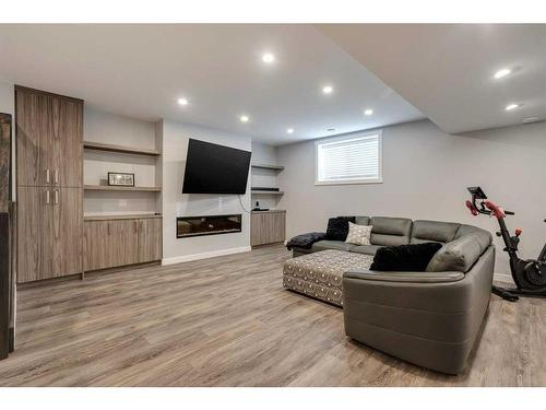 8105 47 Avenue Nw, Calgary, AB - Indoor Photo Showing Basement