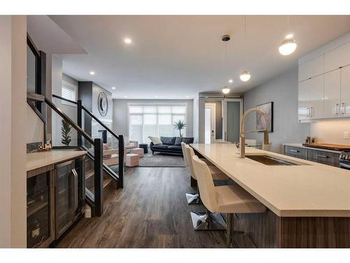 8105 47 Avenue Nw, Calgary, AB - Indoor Photo Showing Kitchen With Upgraded Kitchen