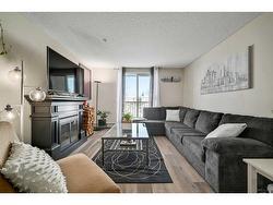 204-9 Country Village Bay NE Calgary, AB T3K 5J8