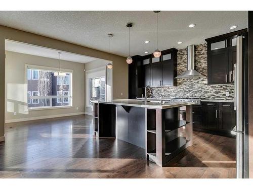 15 Aspen Stone Way Sw, Calgary, AB - Indoor Photo Showing Kitchen With Upgraded Kitchen