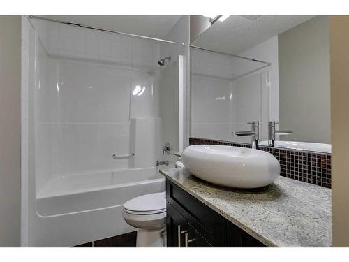 15 Aspen Stone Way Sw, Calgary, AB - Indoor Photo Showing Bathroom