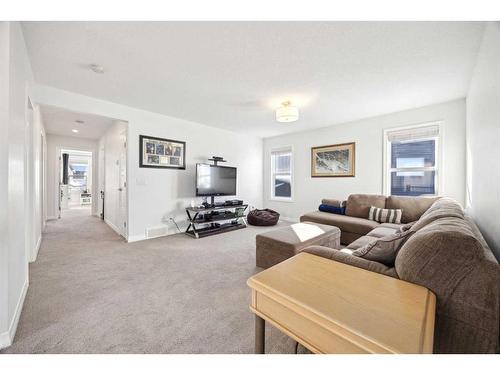 72 Evansglen Park Nw, Calgary, AB - Indoor Photo Showing Living Room