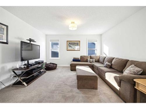 72 Evansglen Park Nw, Calgary, AB - Indoor Photo Showing Living Room