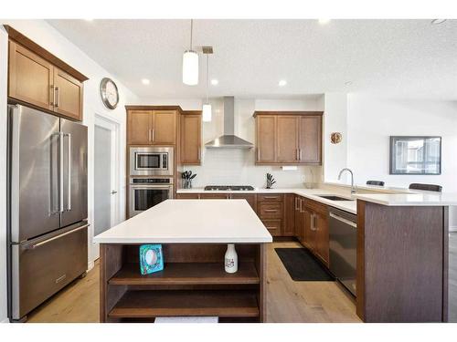 72 Evansglen Park Nw, Calgary, AB - Indoor Photo Showing Kitchen With Stainless Steel Kitchen With Upgraded Kitchen