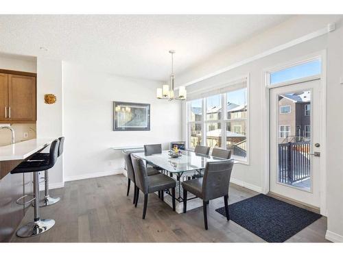 72 Evansglen Park Nw, Calgary, AB - Indoor Photo Showing Dining Room