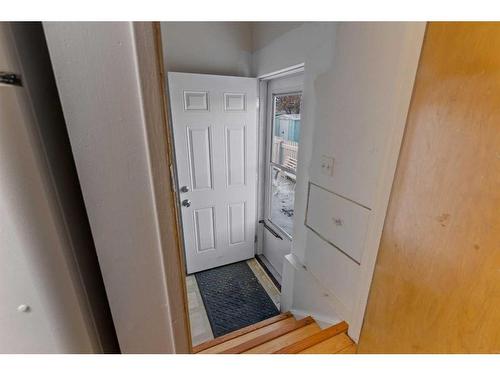 204 Olympia Drive Se, Calgary, AB - Indoor Photo Showing Other Room