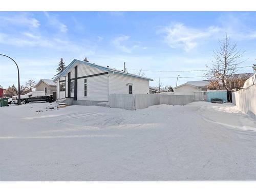 204 Olympia Drive Se, Calgary, AB - Outdoor