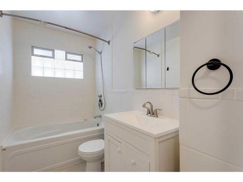 68 Haddock Road Sw, Calgary, AB - Indoor Photo Showing Bathroom