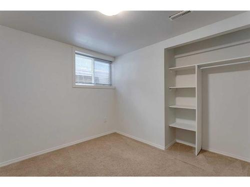 68 Haddock Road Sw, Calgary, AB - Indoor Photo Showing Other Room