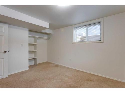 68 Haddock Road Sw, Calgary, AB - Indoor Photo Showing Other Room