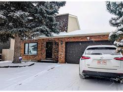 115 Bracewood Way SW Calgary, AB T2W 3C3