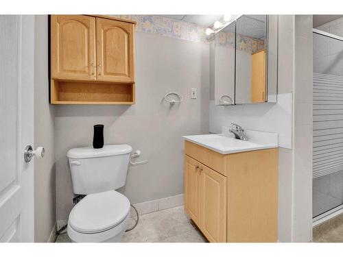 115 Bracewood Way Sw, Calgary, AB - Indoor Photo Showing Bathroom