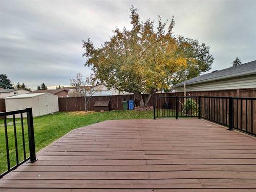 115 Bracewood Way Sw, Calgary, AB - Outdoor