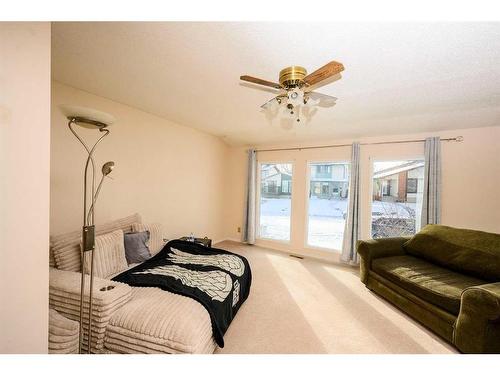 108 Berwick Way Nw, Calgary, AB - Indoor Photo Showing Kitchen