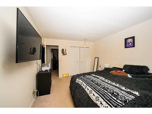 108 Berwick Way Nw, Calgary, AB - Indoor Photo Showing Bedroom