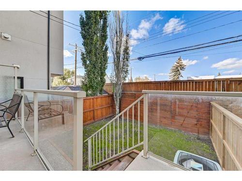 2338 Westmount Road Nw, Calgary, AB - Outdoor With Exterior