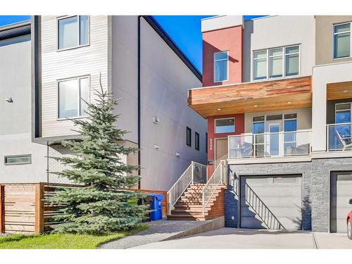 2338 Westmount Road Nw, Calgary, AB - Outdoor With Balcony