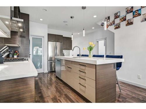 2338 Westmount Road Nw, Calgary, AB - Indoor Photo Showing Kitchen With Stainless Steel Kitchen With Upgraded Kitchen