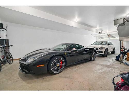 2338 Westmount Road Nw, Calgary, AB - Indoor Photo Showing Garage