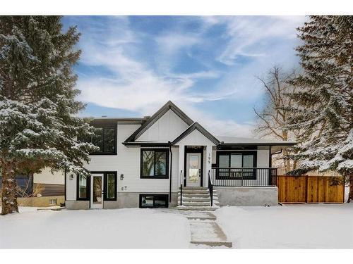 199 Westview Drive Sw, Calgary, AB - Outdoor With Facade